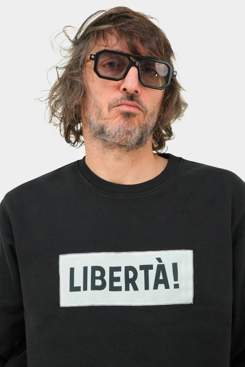 Giuseppe-Cruciani-Apache-Factory-C002-LIBERTA-FELPA-GIROCOLLO-NERA-2-1365x2048